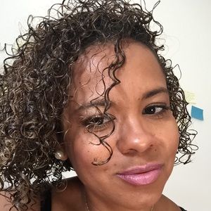 Meet your Posher, Jackeline